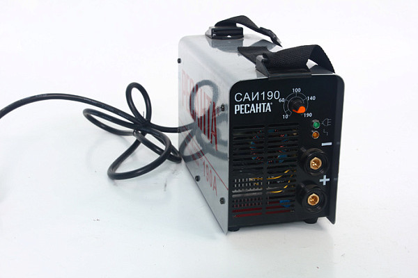 Сварочный инвертор РЕСАНТА САИ-190